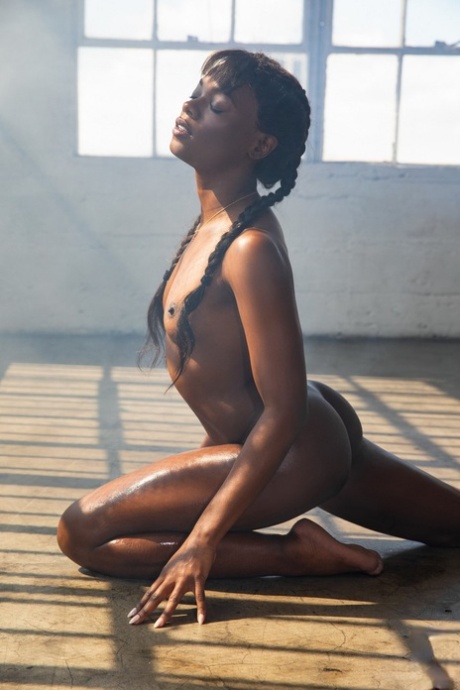 Black Beautiful Pussy free nude pic